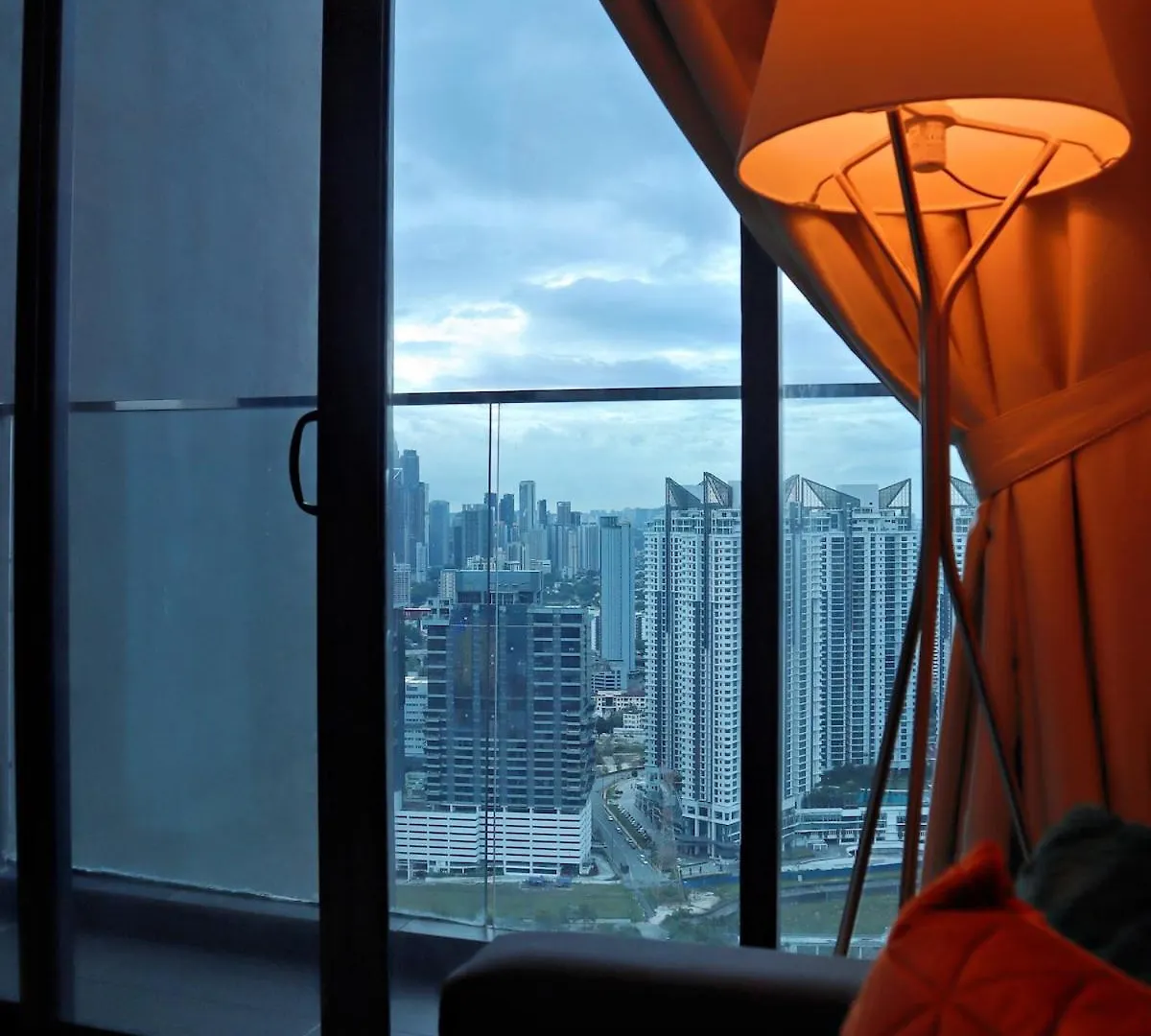 6Pax Modern-Contemporary, Reizz, Kuala Lumpur Apartment